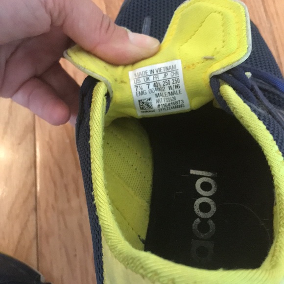 Addidas sports shoes for men. - Picture 6 of 6